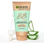 GARNIER C6605601 BB CREAM CLASSICA SKINACTIVE, PER PELLE UNIFORME E IDRATATA, LOOK NATURALE, ARRICCHITA CON ACIDO IALURONICO, ALOE VERA E PIGMENTI MINERALI, SPF 15, TONALITÀ: MEDIO-CHIARA